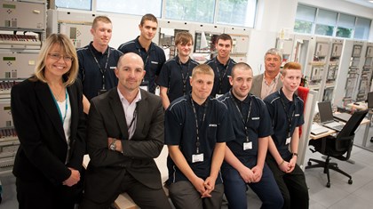 Siemens champions new vocational qualifications: siemens-et-mcr-apprentices.jpg