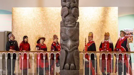 Delegates from the Nisga’a Nation with the Ni’isjoohl Memorial Pole. Image credit Duncan McGlynn (3)-2