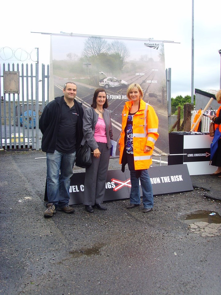 Don't Run the Risk: Llanelli level crossing awareness day.

Left - Right: Ronnie Gallagher (Network Rail), Nia Griffith MP, Jane Terry (Network Rail)