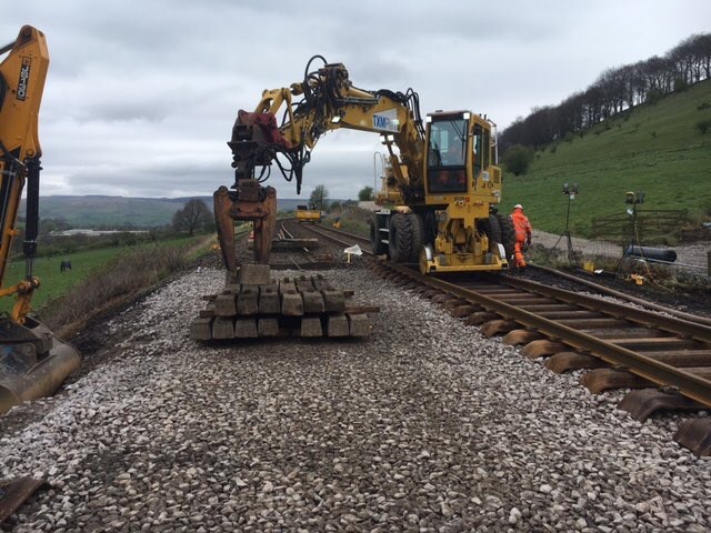 Replacing track over the former 'cattle creep' between Buxton and Stockport