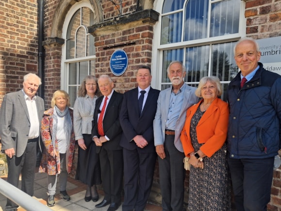 Skiddaw blue plaque-3