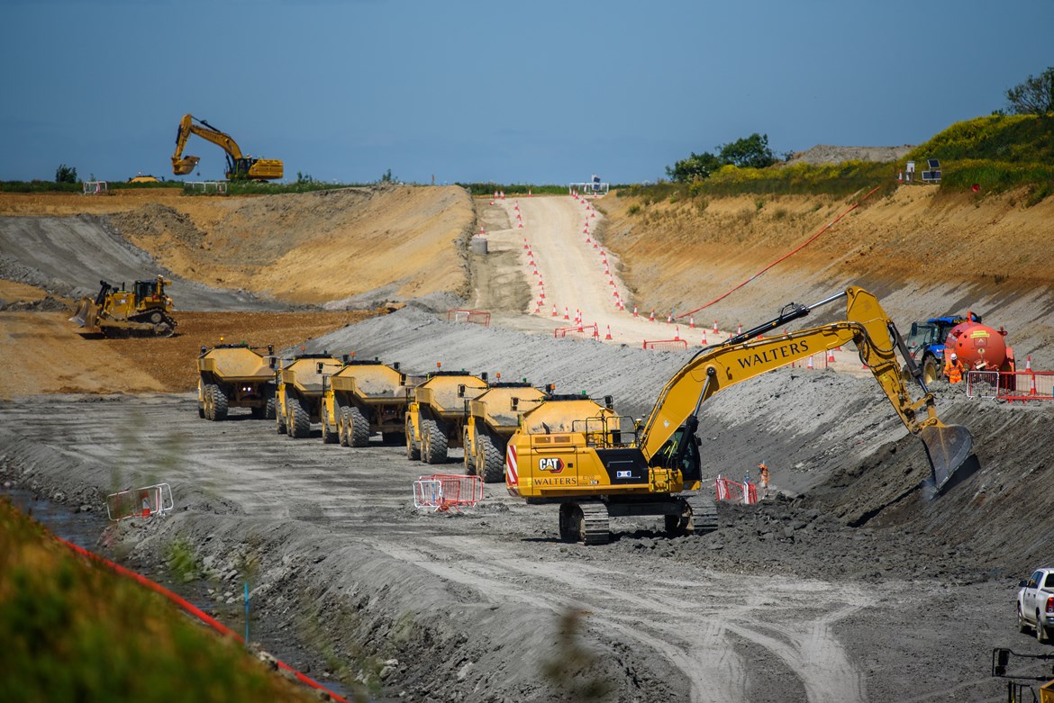 Going digital bags HS2 earth works £25 million saving as “DIGGER” system shows its worth: Excavation in progress at the site of the Chipping Warden green tunnel May 2022