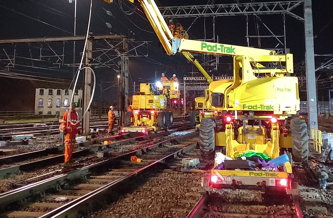 Festive track upgrades at Leeds station to boost reliability – passengers reminded to plan ahead: Festive track upgrades at Leeds station to boost reliability