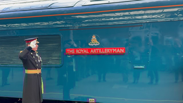 Sir Andrew Gregory unveils Royal Artilleryman (2): Sir Andrew Gregory unveils Royal Artilleryman (2)