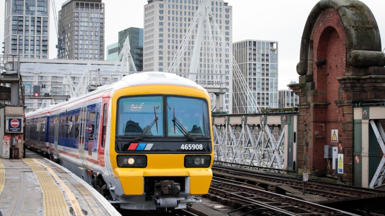 Southeastern unveils the Railway 200 Networker – as part of year long celebration of rail’s past, present and future: Railway 200 Networker Unveiling - Charing Cross February 2025-5