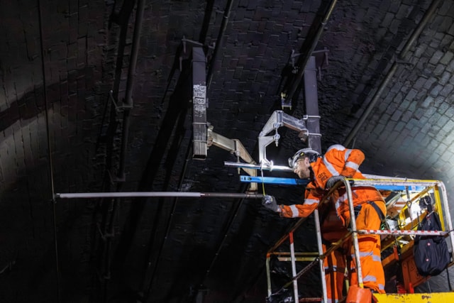 Severn Tunnel 2026 - measuring bridge arms mid shot: Severn Tunnel 2026 - measuring bridge arms mid shot