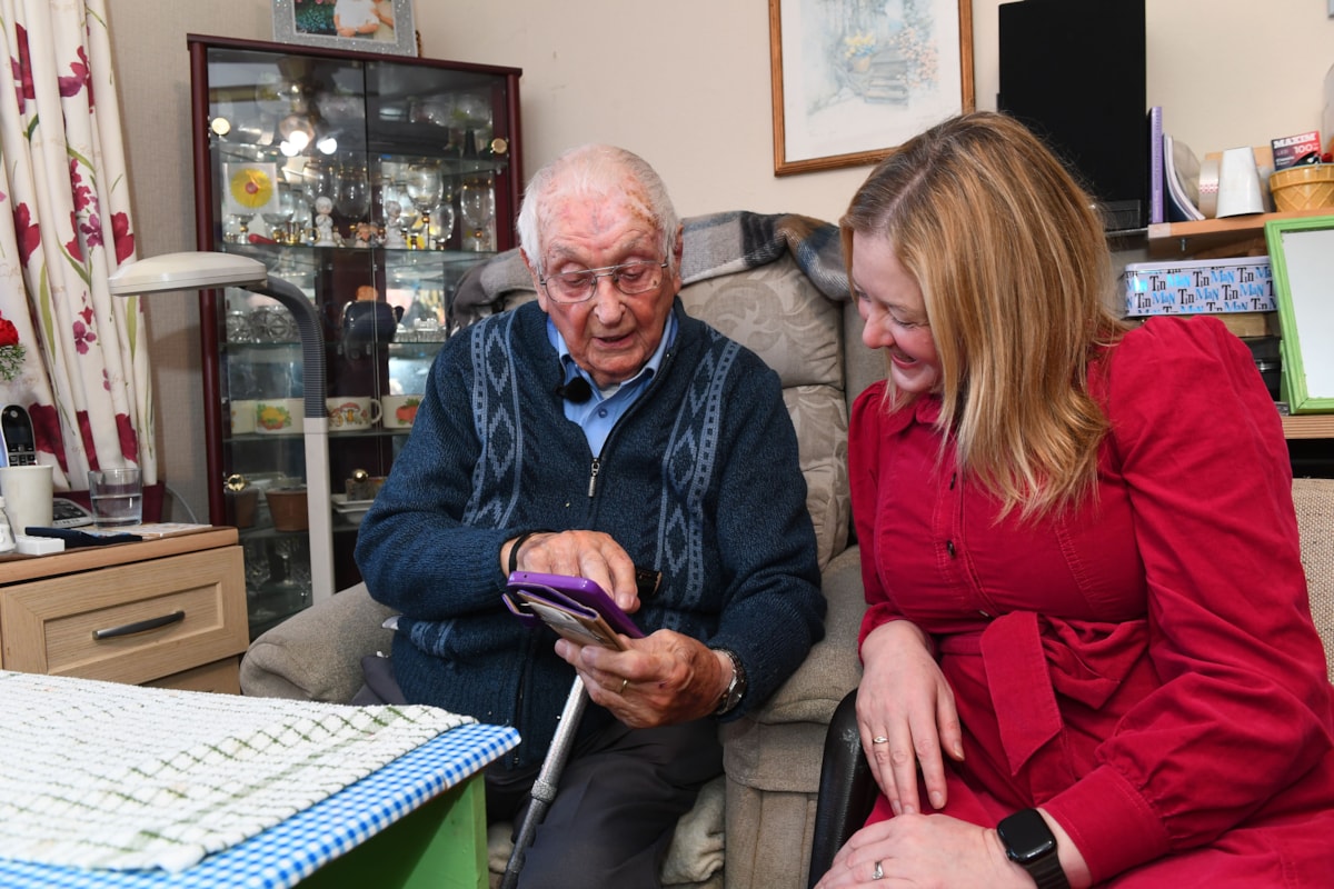 Mr Nicholls and Cabinet Secretary for Housing and Local Government, Jayne Bryant (3)