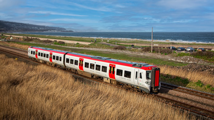 Class 197 at Pensarn-2