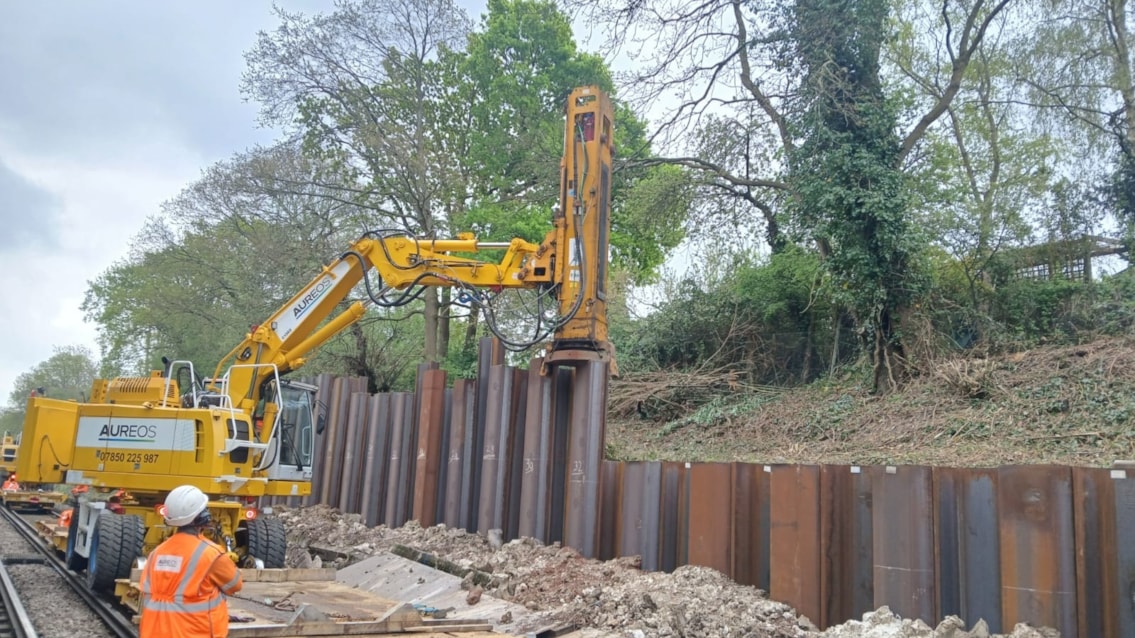 COMPLETED: Train services return between Southampton and Portsmouth following essential railway maintenance: Piling work near Swanwick