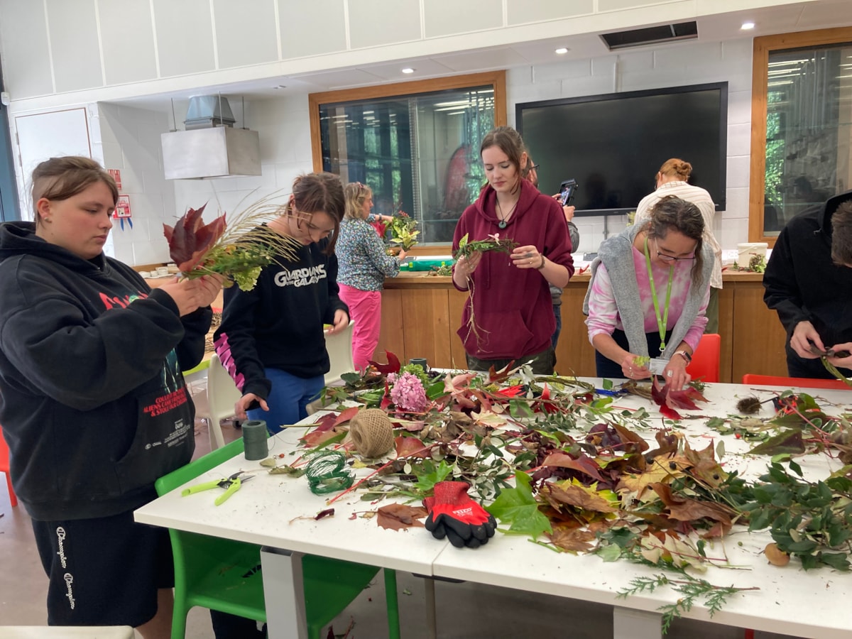 ALW - SF Wreath Making