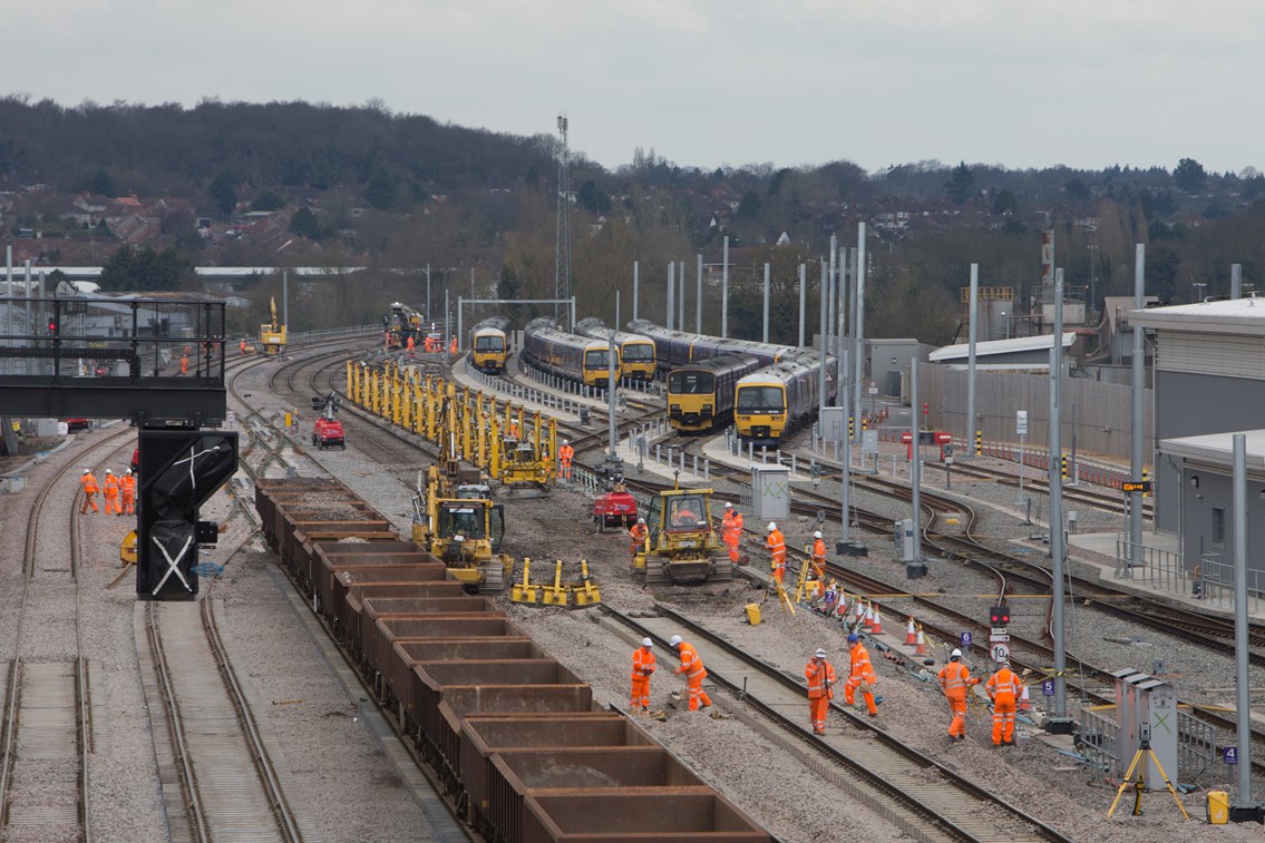 Better rail journeys for thousands of passengers each year after major improvement work on the Western route is completed on time: Installation of new freight lines at Reading