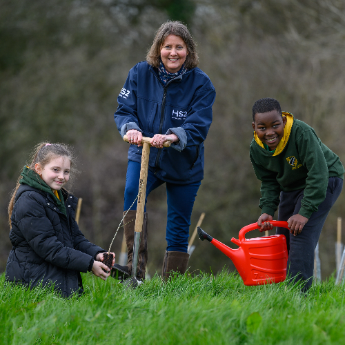 HS2 donates oak tree saplings to Warwickshire schools