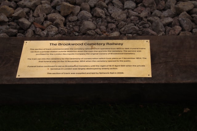 Memorial plaque: Memorial plaque to the Brookwood Cemetery railway
