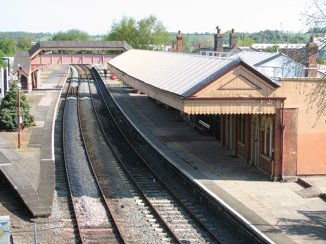 Stratford-upon-Avon canopy_3: The reglazed canopy over platform 1 at Stratford station.