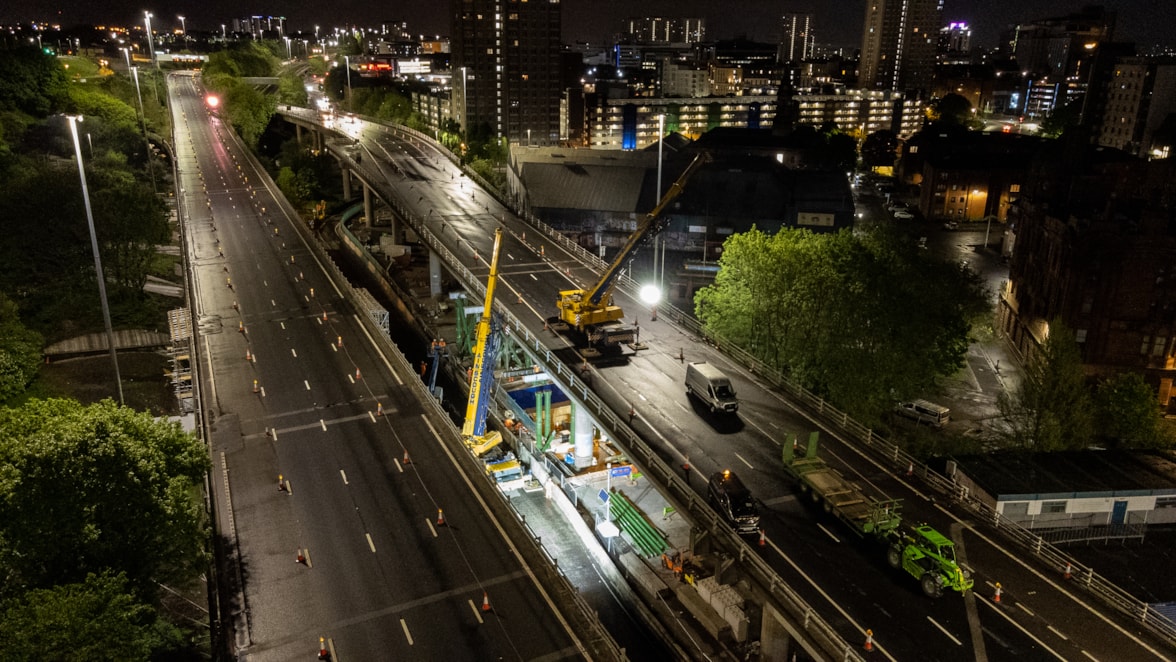 M8 Woodside - tandem lift - Aug25