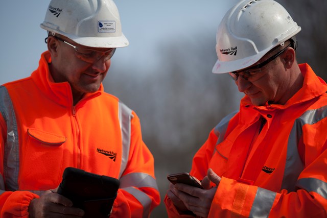 Passengers and freight at the heart of innovative projects aimed at transforming rail travel: NETWORK RAIL - 379