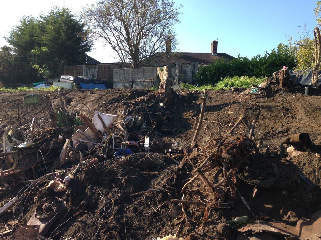 Network Rail makes plea to Oxfordshire residents not to dump rubbish on the railway: Flytipping in Oxfordshire-4