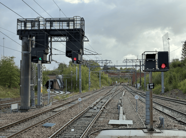 Signalling and track on the approach to Manchester Airport Station