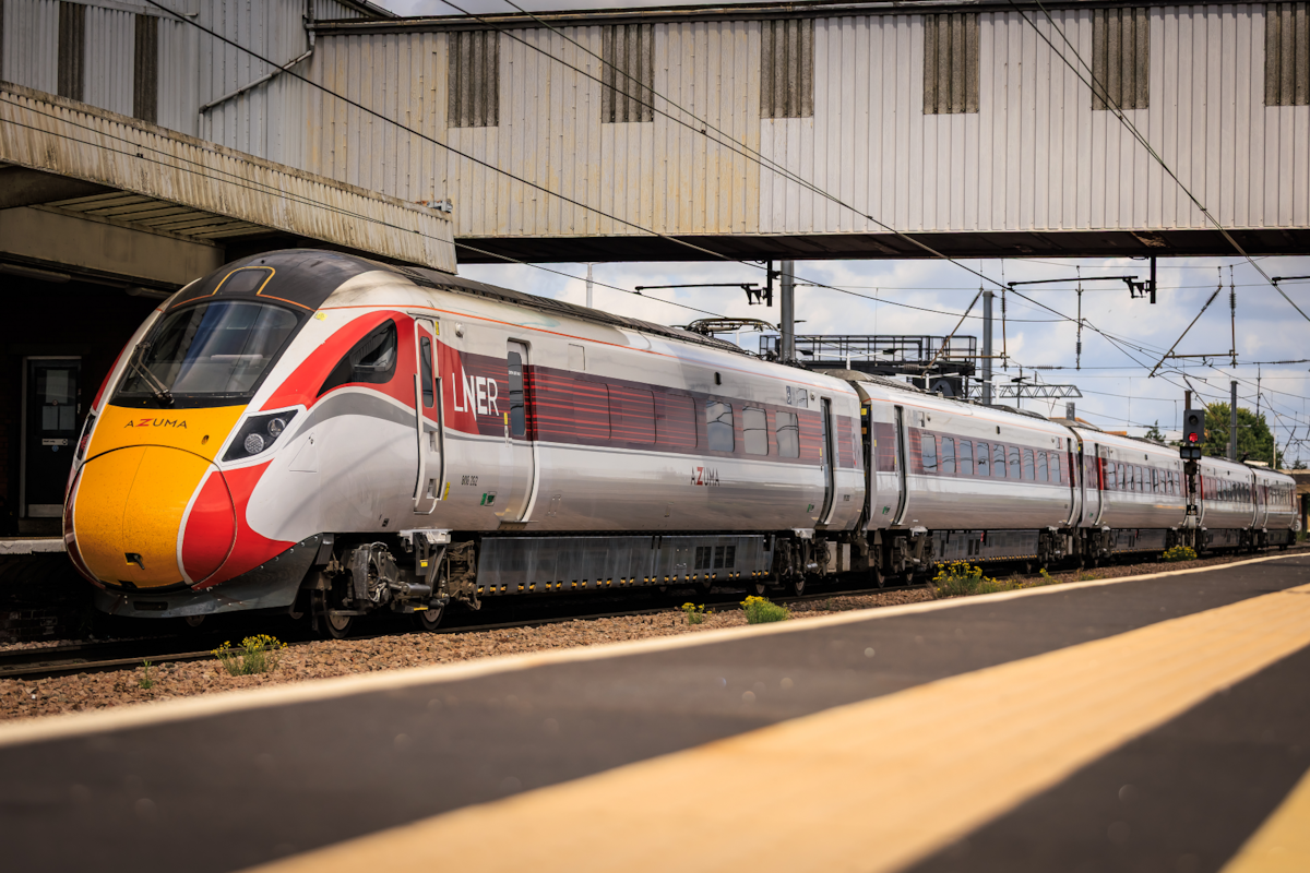 An LNER Azuma at Peterborough station, credit LNER (1)
