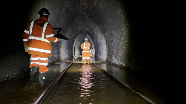 Teams inside Bransty Tunnel at Whitehaven: Teams inside Bransty Tunnel at Whitehaven