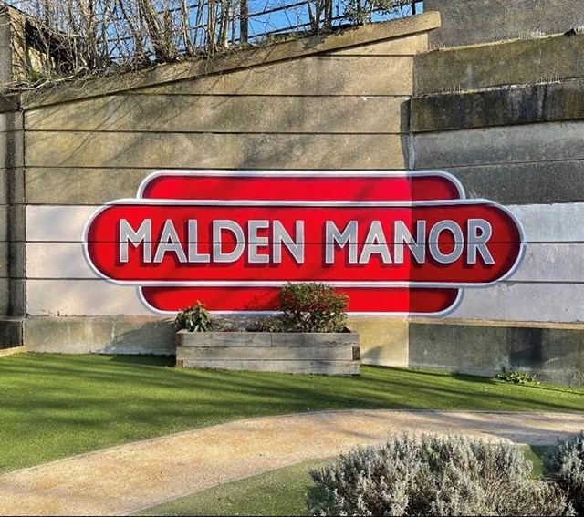 Malden Manor mural