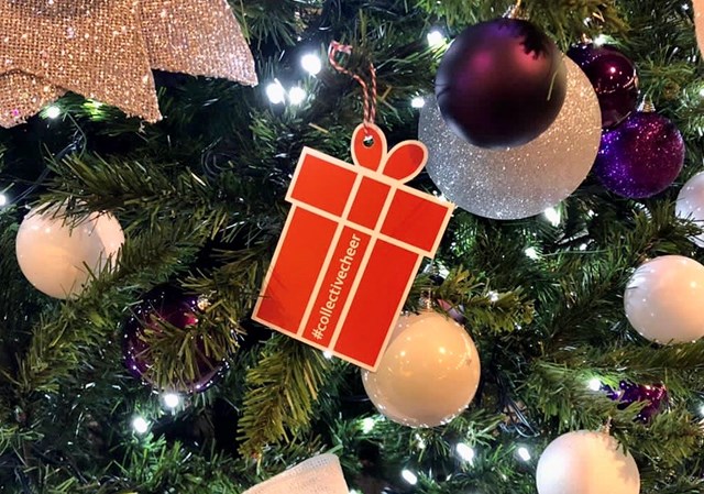 Manchester Piccadilly 'Christmas tree of hope' gift tag front