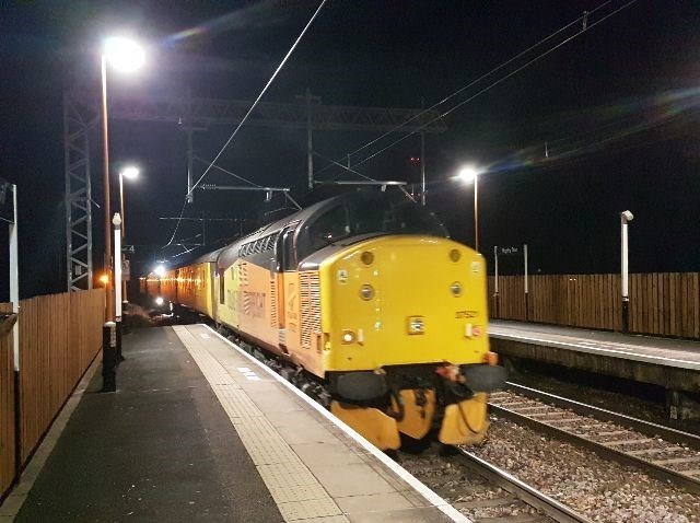 boom ydre fusion Walsall-Rugeley Electrification: Mentor test train at Rugeley Town
