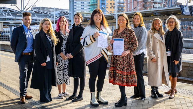 Never Mind the Gap launched in Leeds supporting women to get into rail: Never Mind the Gap at Leeds station, Kaptur (1)