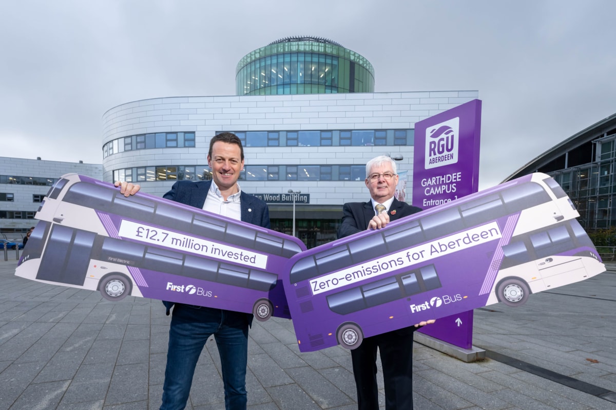 Duncan Cameron, Managing Director First Bus, Bill Sommerville, Director of Estates and Property Services RGU (4)