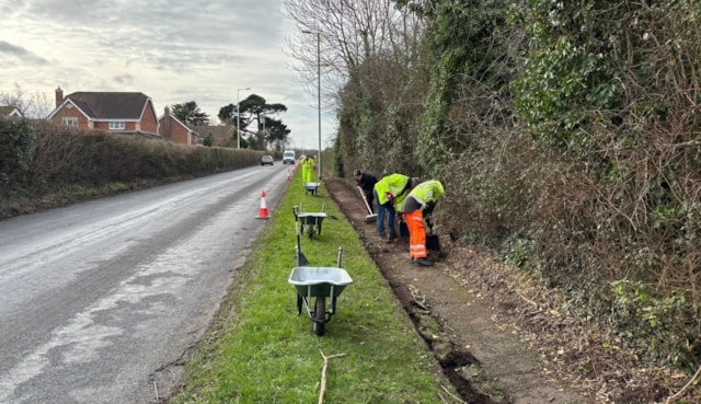 Willand footpath clearance