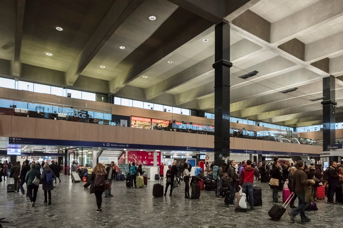 Network Rail to spread Christmas cheer at London Euston station for 200 of London’s homeless: Euston station-5