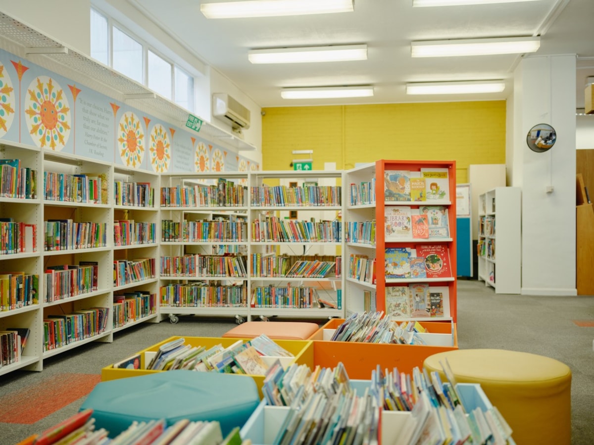 halesowen library interior