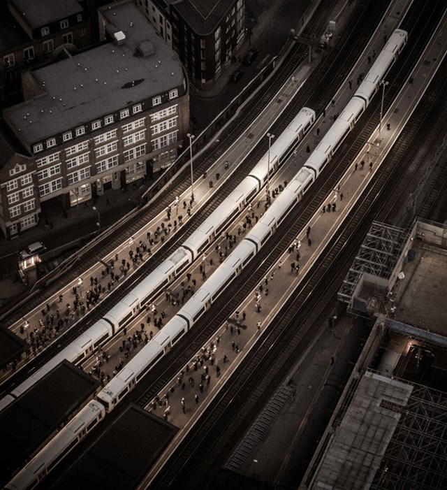 Winner of the Network Rail Lines in the Landscape award, 2014 Take-a-View Landscape Photographer of the Year - London Bridge © Stephen Bright