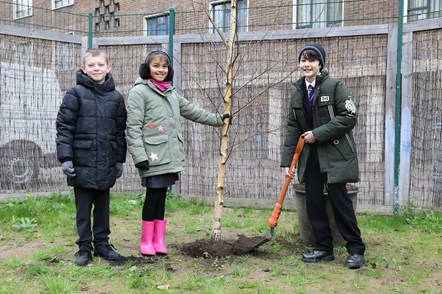 Schoolchildren at Hugh Myddelton mark the arrival of Forest for Change trees