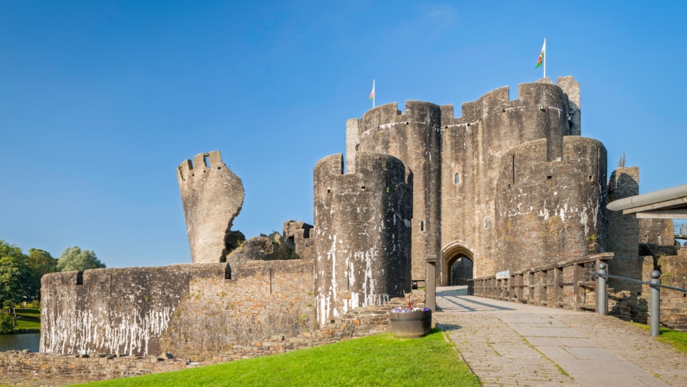 38219-caerphilly-castle-caerphilly