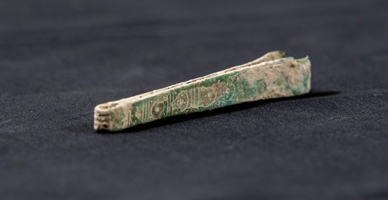 Decorated copper alloy tweezers uncovered in an Anglo Saxon burial ground in Wendover: A set of 5th or 6th century decorated copper alloy tweezers uncovered in a HS2 excavation in Wendover

Tags: Anglo Saxon, Archaeology, Grave goods, History, Heritage, Wendover, Buckinghamshire