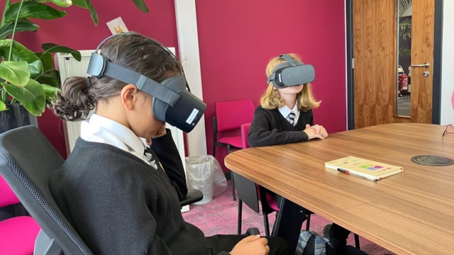 VR headsets used to deliver rail safety messages to pupils 1: VR headsets used to deliver rail safety messages to pupils 1