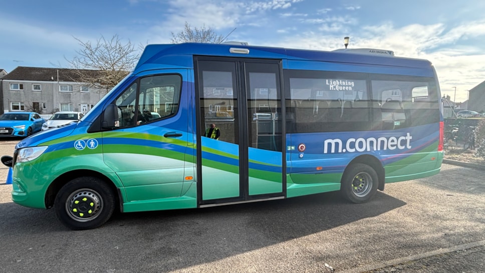 Lightning M.Queen mconnect