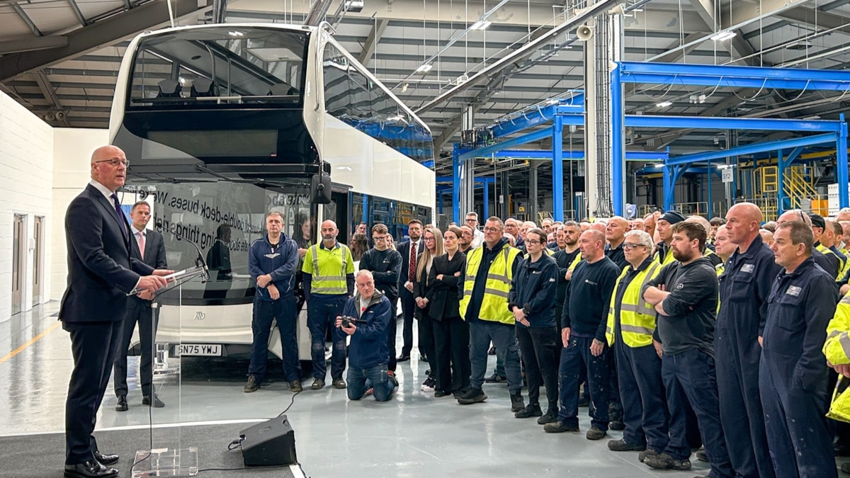 First Minister John Swinney speaks to Alexander Dennis team members (resized) cropped