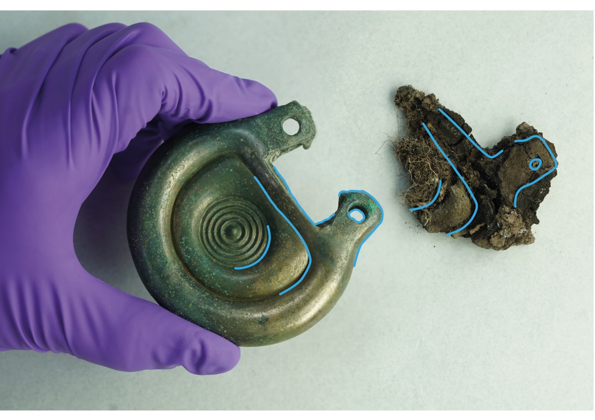 Line art showing the shape of a clay mould from the Blyth Hoard credit National Museums Scotland