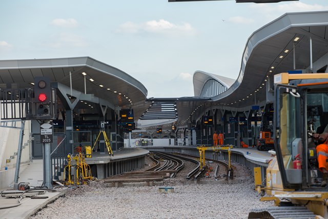 PICTURE GALLERY: Passengers thanked for their patience as London Bridge railway rebuild continues: London Bridge - Charing Cross platforms