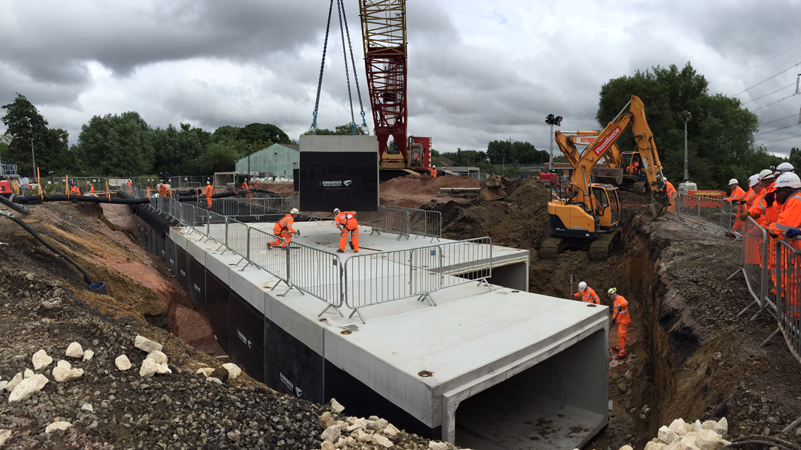 Installation of culverts at Hinksey: The installation of two new culverts – tunnels carrying a stream under the railway - was a major aspect of this flood alleviation project.