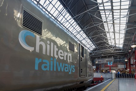 Chiltern Railways logo on train 