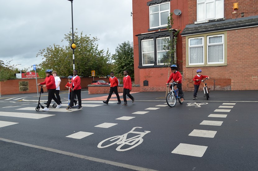 Leeds primary school children benefit from Holbeck street improvement project: Ingram Road Primary School crossing