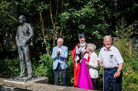 (From left to right): Jeremy Corbyn MP; Cllr Gallagher, Mayor of Islington; Jan Whelan, a former Islington councillor who helped unveil the original statue; and Bruce Kent