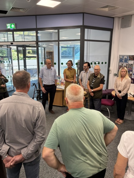 CMRRS meets residents at Milford Haven flood defences 17/08/26