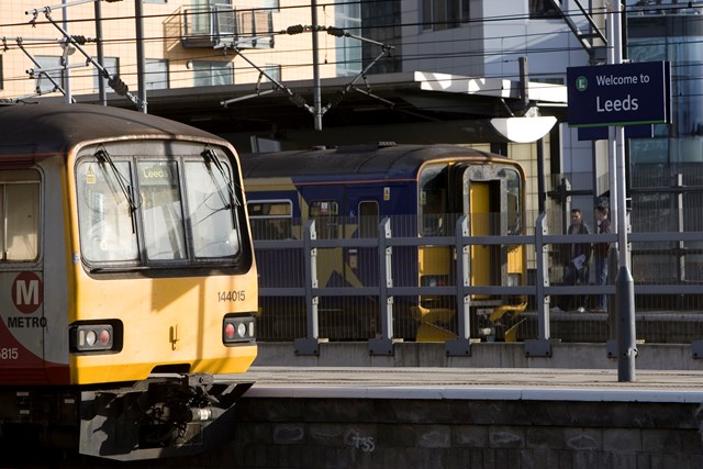 Leeds Station - Northern: Northern service at Leeds station