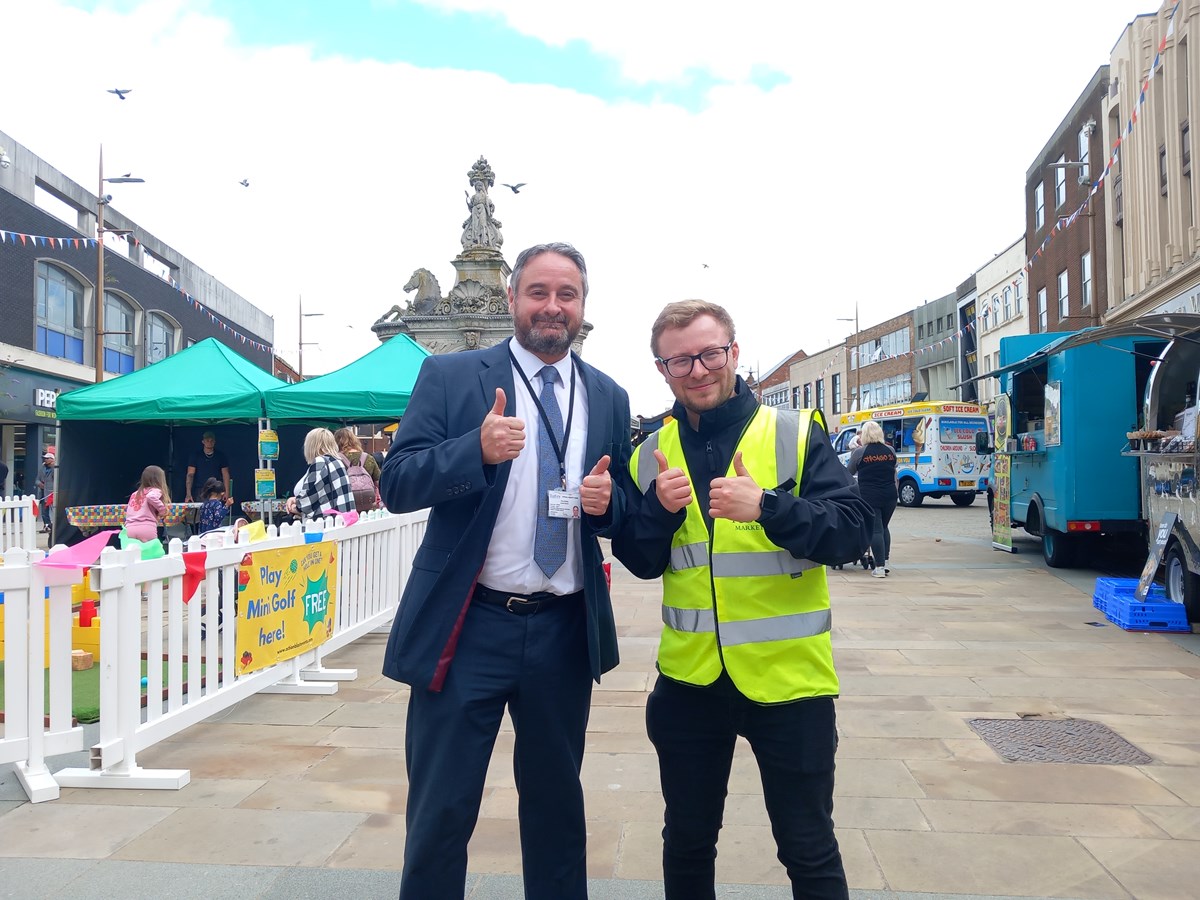 Cllr Bradley at Dudley Market - landscape