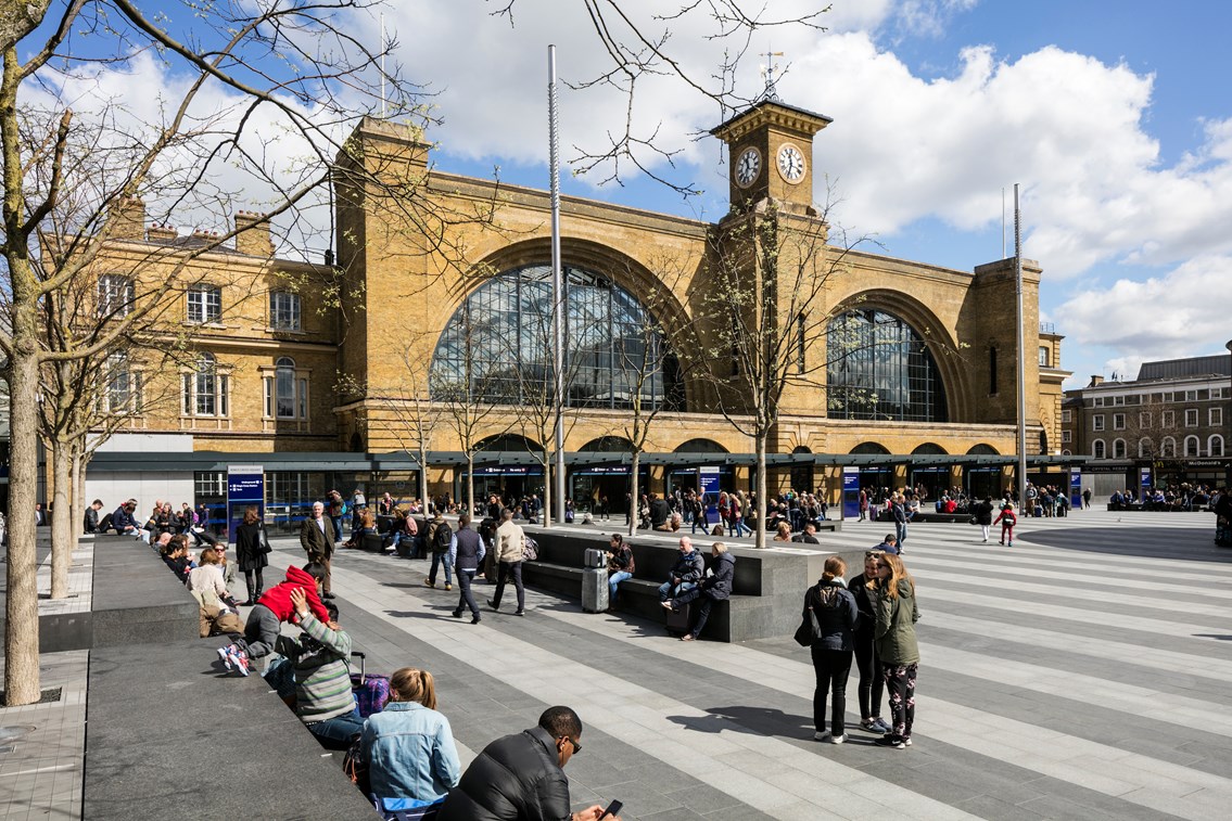 King's Cross railway station - King's Square long distance: King's cross railway station
clock tower
king's square
train station
busy
people
crowds
day