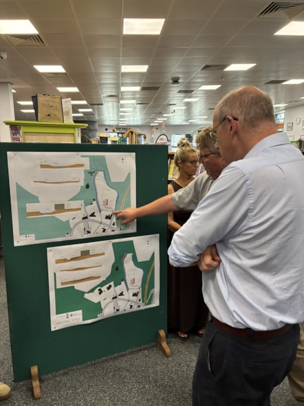 CMRRS meets residents at Milford Haven flood defences 17/08/26